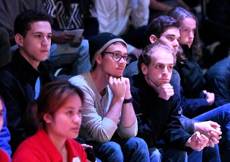 Southern Adventist University students listen as Carl Bernstein talks about the day President John F. Kennedy was assassinated