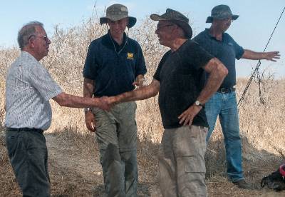 two people handshaking