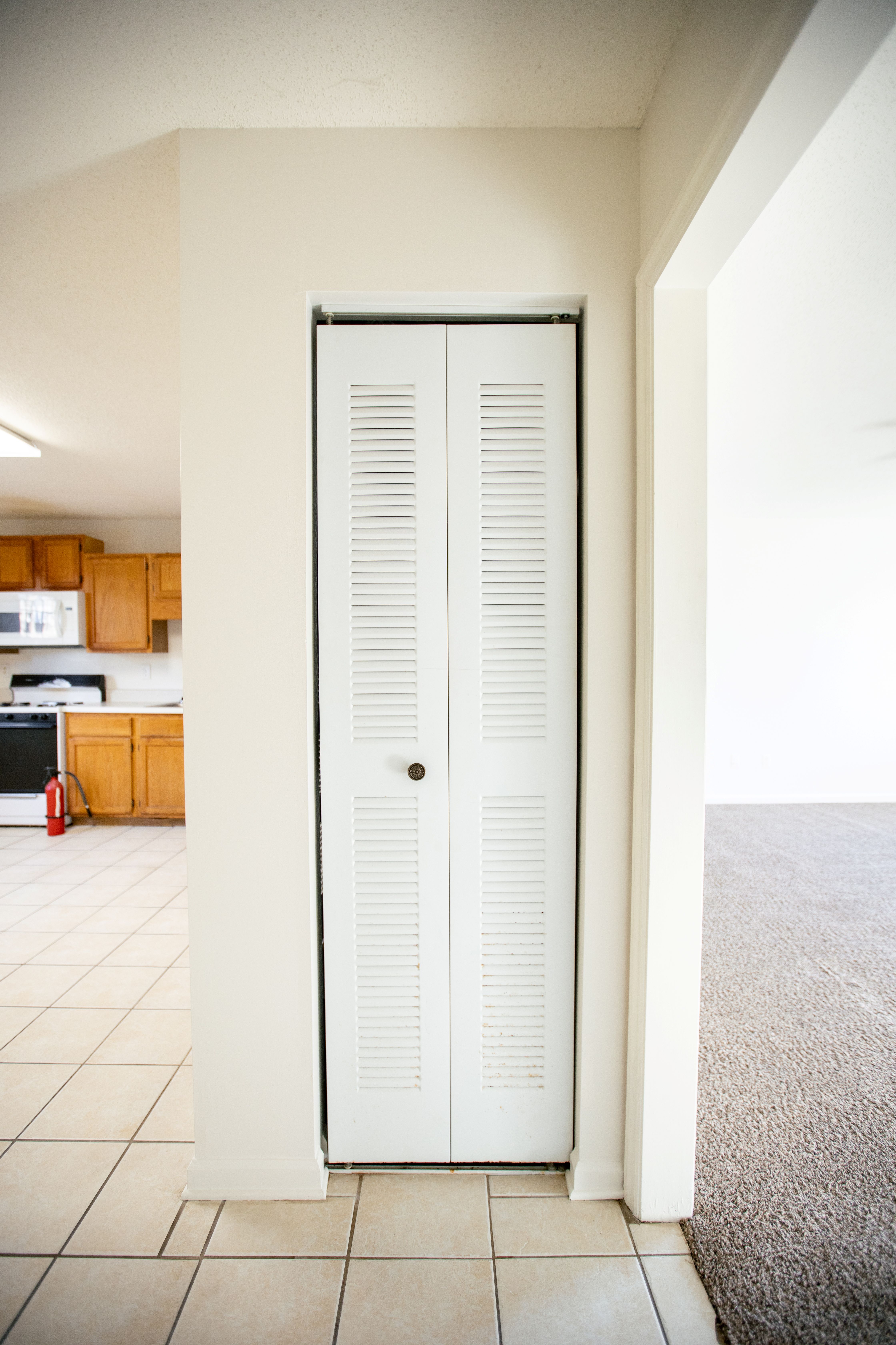 linin closet               