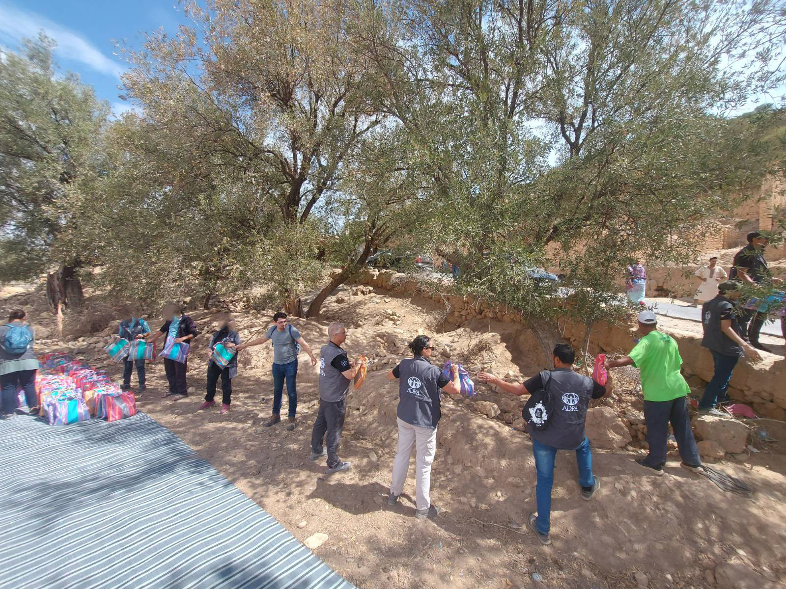 SAU students praying for a construction 